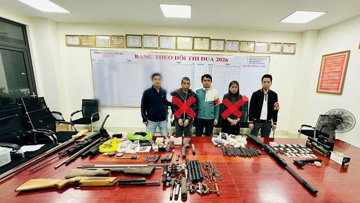 Khởi tố 12 đối tượng chế tạo, mua bán, tàng trữ vũ khí quân dụng